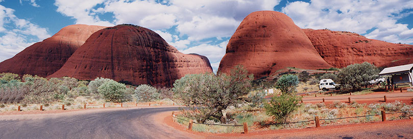 Kata_Tjuta_Gorge