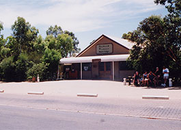 Outback_Pioneer_Hotel_+_Lodge