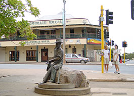 Statue_of_Paddy_Hannan