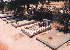 Dog_Cemetery-4